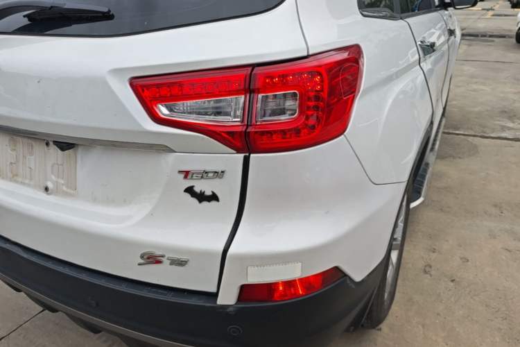 Used CHANGAN CS75 2017 Shangkui Edition 1.5T Automatic Fengxiang Model Right Rear Taillight