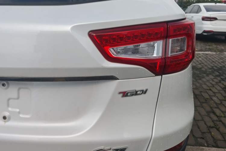 Used CHANGAN CS75 2017 Shangkui Edition 1.5T Automatic Fengxiang Model Right Rear Taillight