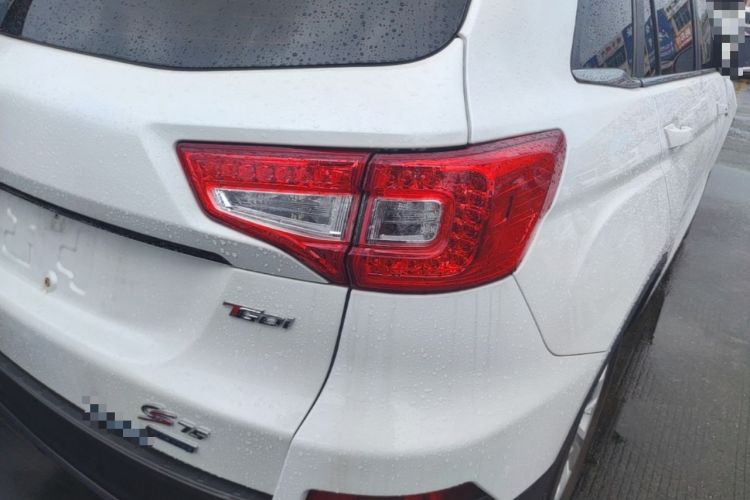 Used CHANGAN CS75 2017 Shangkui Edition 1.5T Manual Fengxiang Model Right Rear Taillight