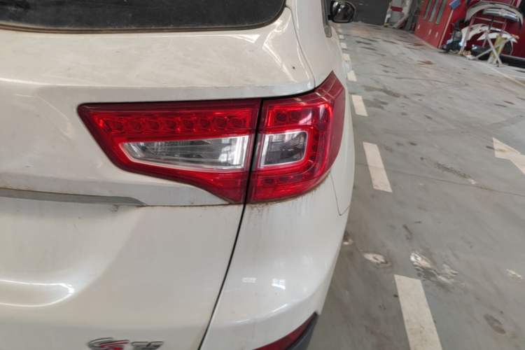 Used CHANGAN CS75 2017 Shangkui Edition 1.5T Automatic Fengxiang Model Right Rear Taillight
