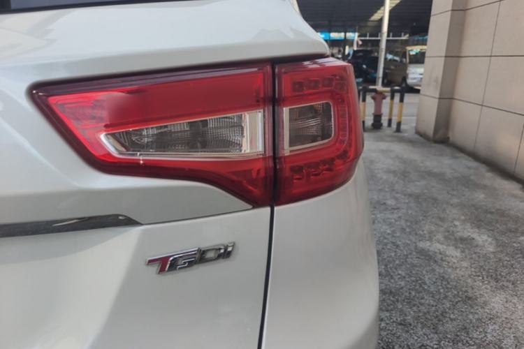 Used CHANGAN CS75 2017 Shangkui Edition 1.5T Automatic Fengxiang Model Right Rear Taillight