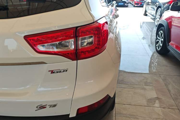 Used CHANGAN CS75 2017 Shangkui Edition 1.5T Automatic Fengyue Model Right Rear Taillight