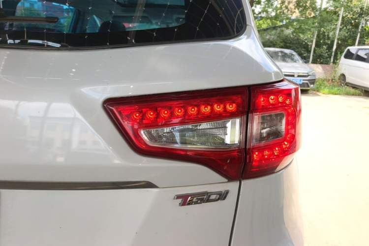 Used CHANGAN CS75 2017 Shangkui Edition 1.5T Automatic Fengxiang Model Right Rear Taillight