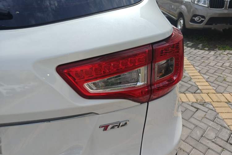 Used CHANGAN CS75 2017 Shangkui Edition 1.5T Automatic Fengxiang Model Right Rear Taillight