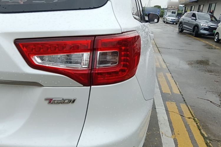 Used CHANGAN CS75 2017 Shangkui Edition 1.5T Automatic Fengxiang Model Right Rear Taillight