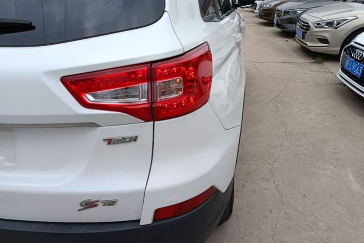 Used CHANGAN CS75 2017 Shangku Edition 1.5T Manual ZhiXiang Model Right Rear Taillight