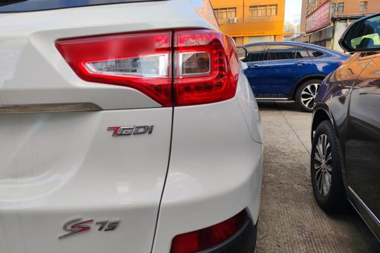 Used CHANGAN CS75 2017 Shangkui Edition 1.5T Automatic Fengxiang Model Right Rear Taillight
