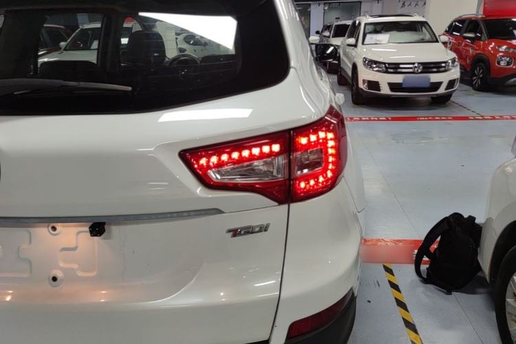 Used CHANGAN CS75 2017 Shangkui Edition 1.5T Automatic Fengxiang Model Right Rear Taillight