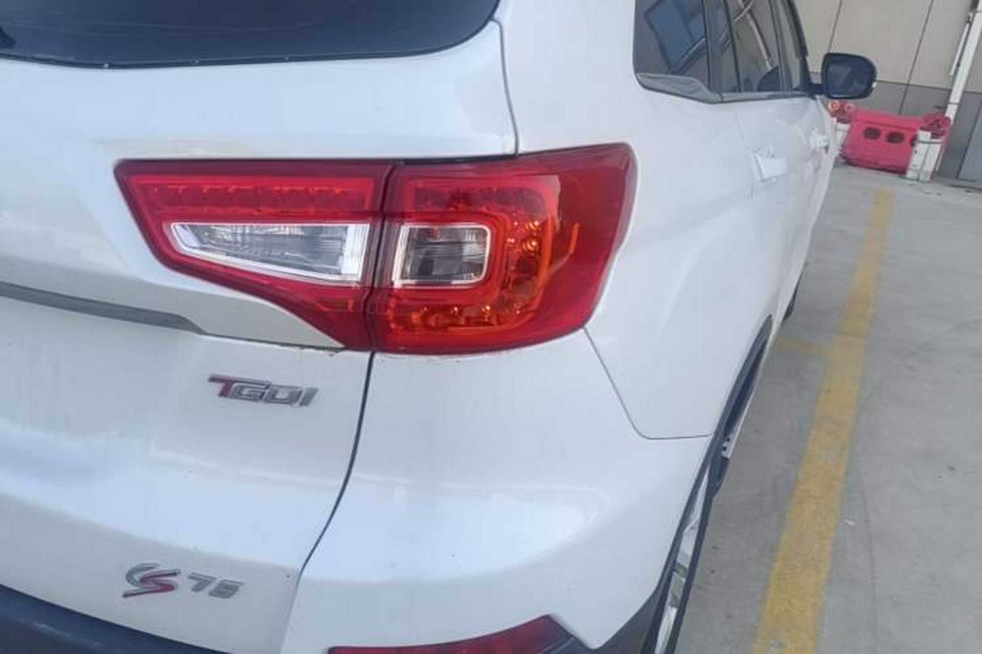 Used CHANGAN CS75 2017 Shangkui Edition 1.5T Automatic Fengxiang Model Right Rear Taillight