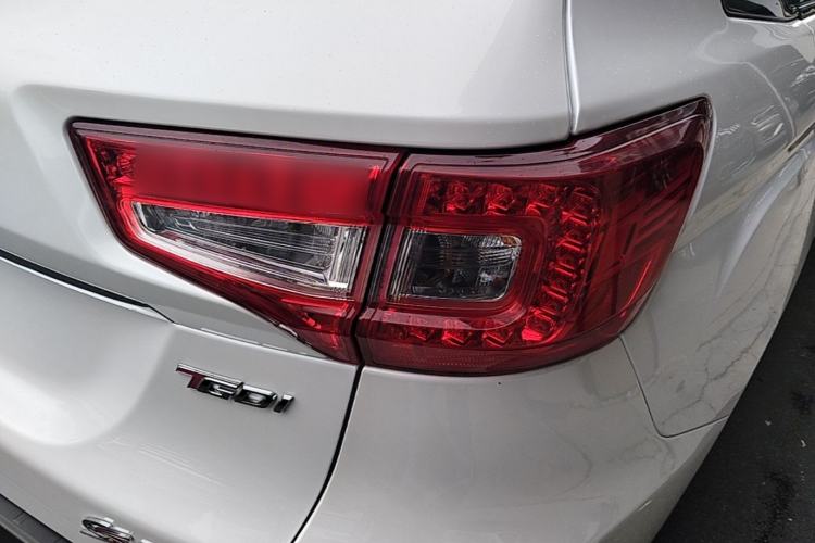 Used CHANGAN CS75 2017 Shangkui Edition 1.5T Automatic Sharp Model Right Rear Taillight