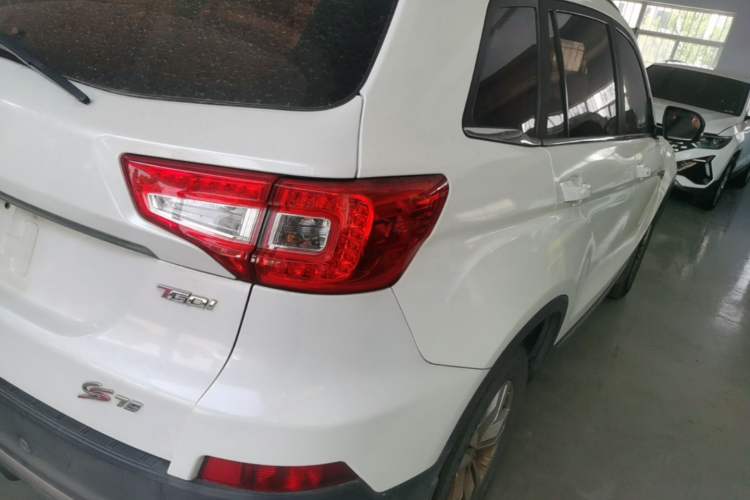Used CHANGAN CS75 2017 Shangkui Edition 1.5T Automatic Fengyu Model Right Rear Taillight