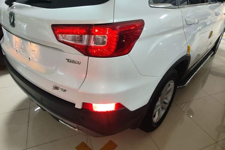 Used CHANGAN CS75 2017 Shangkui Edition 1.5T Manual Fengxiang Model Right Rear Taillight