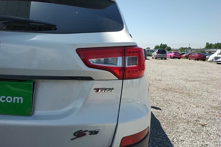 Used CHANGAN CS75 2017 Shangku Edition 1.5T Manual ZhiXiang Model Right Rear Taillight