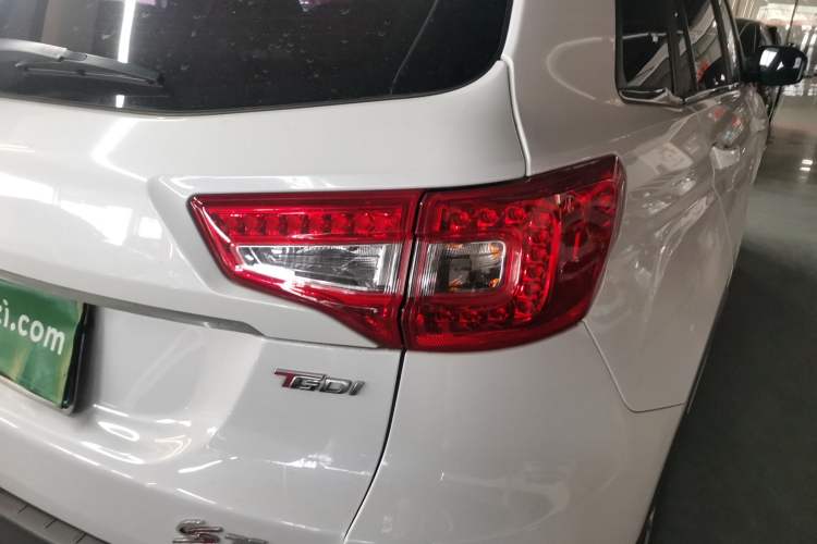 Used CHANGAN CS75 2017 Shangkui Edition 1.5T Automatic Fengxiang Model Right Rear Taillight