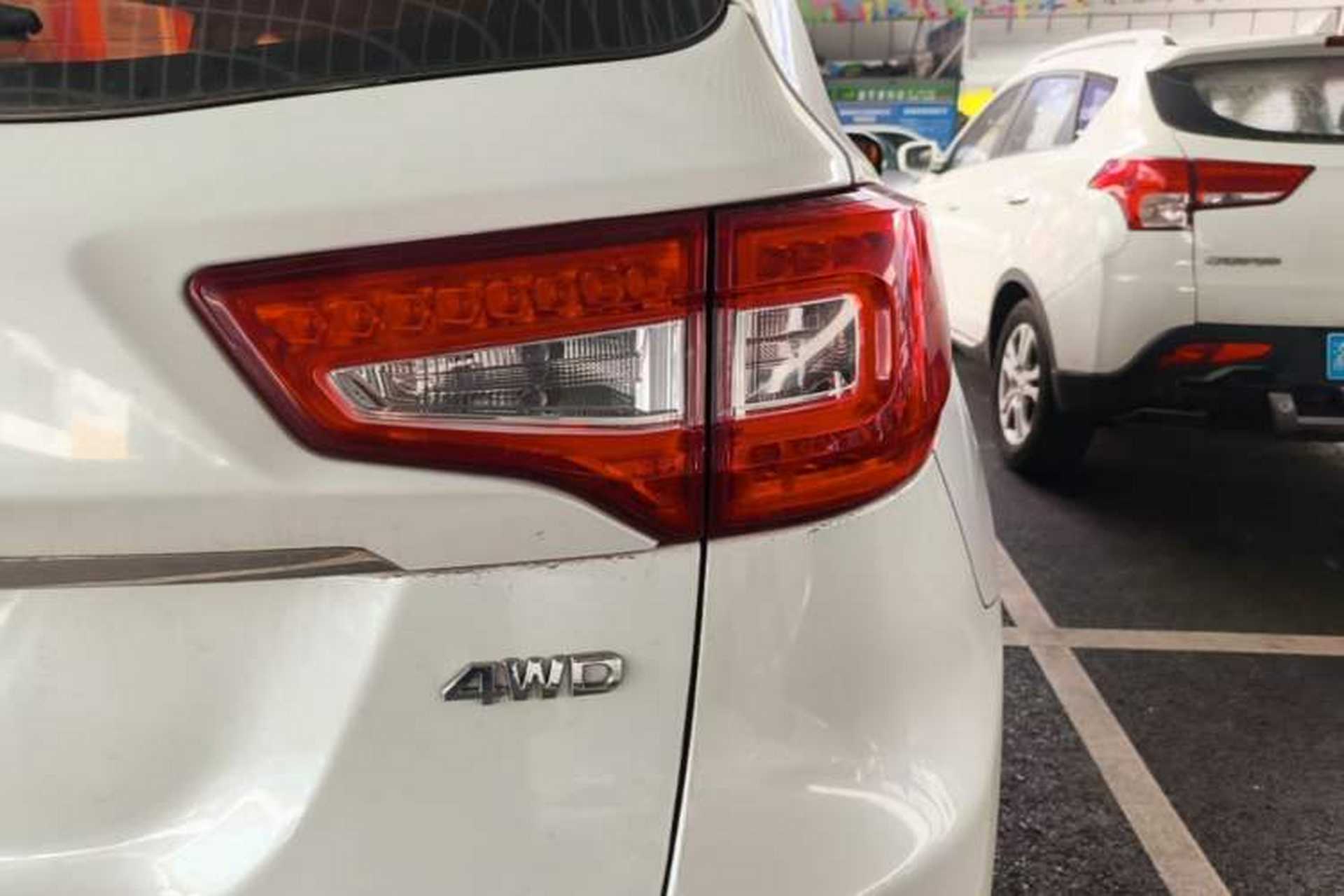 Used CHANGAN CS75 2017 Shangkui Edition 1.8T Automatic All-Wheel-Drive Elite Model Right Rear Taillight