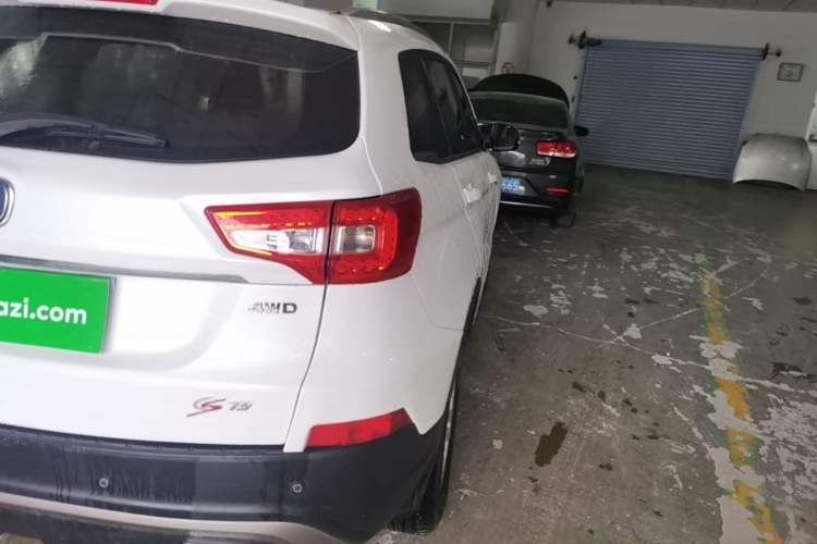 Used CHANGAN CS75 2017 Shangkui Edition 1.8T Automatic All-Wheel-Drive Luxury Model Right Rear Taillight