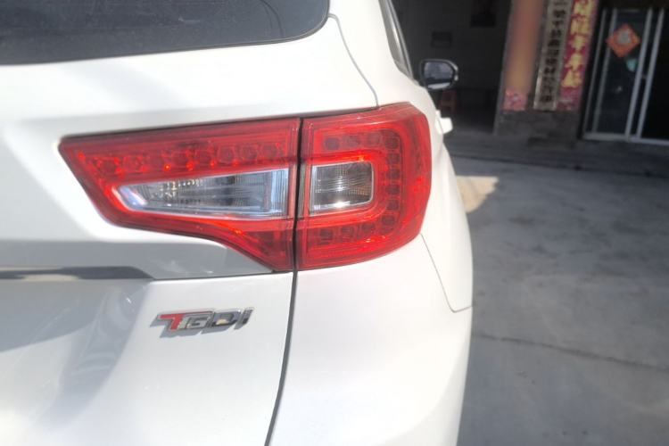 Used CHANGAN CS75 2017 Shangkui Edition 1.5T Automatic Sharp Model Right Rear Taillight