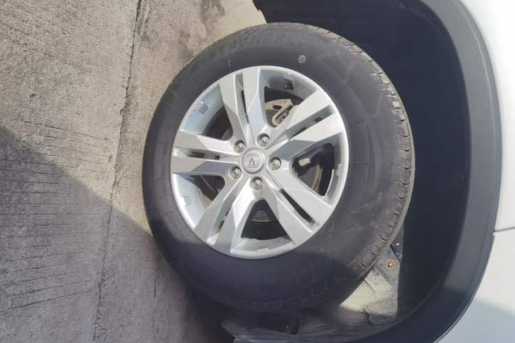 Used CHANGAN CS75 2017 Shangku Edition 1.5T Manual ZhiXiang Model Right Rear Wheel Hub