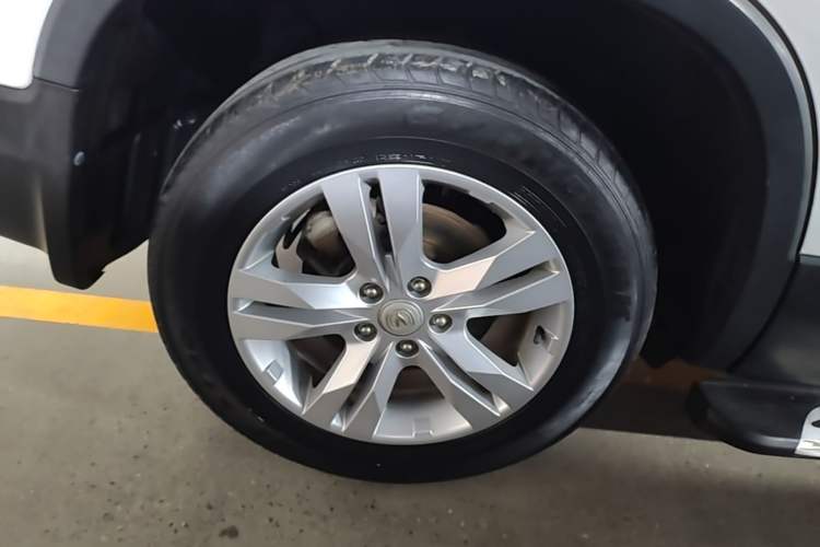 Used CHANGAN CS75 2017 Shangkui Edition 1.5T Automatic Fengxiang Model Right Rear Wheel Hub