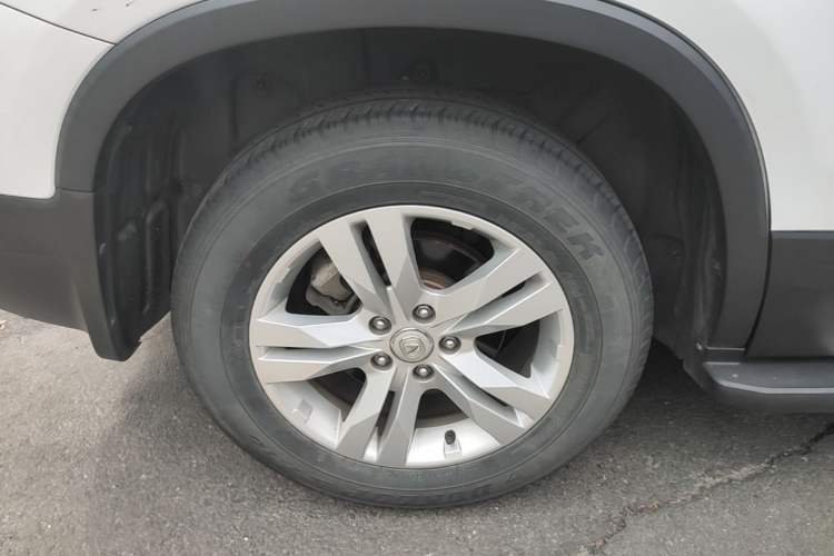 Used CHANGAN CS75 2017 Shangkui Edition 1.5T Automatic Fengxiang Model Right Rear Wheel Hub