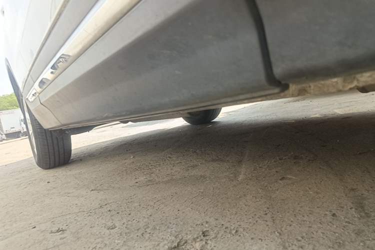 Used CHANGAN CS75 2017 Shangkui Edition 1.5T Automatic Fengxiang Model Right Side Sill