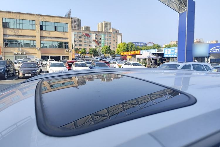 Used CHANGAN CS75 2017 Shangkui Edition 1.5T Manual Fengxiang Model Roof
