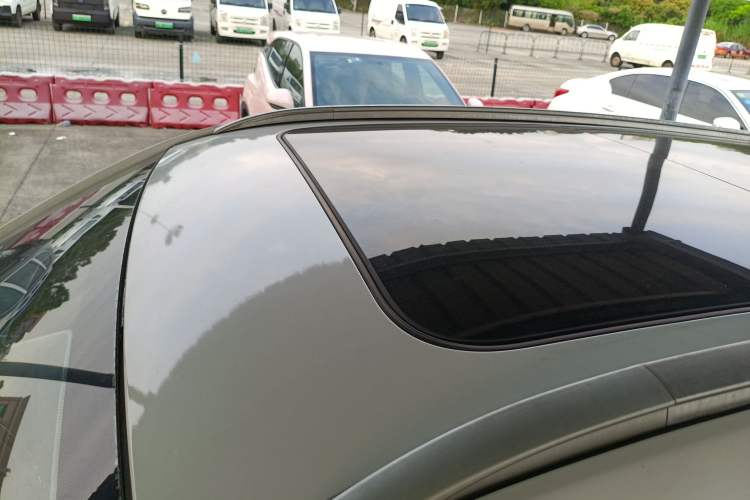 Used CHANGAN CS75 2017 Shangkui Edition 1.5T Automatic Fengxiang Model Roof