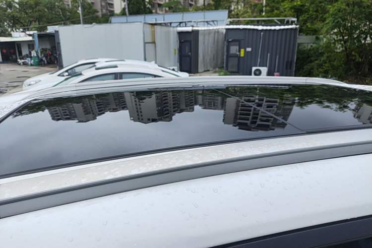 Used CHANGAN CS75 2017 Shangkui Edition 1.5T Automatic Fengxiang Model Roof