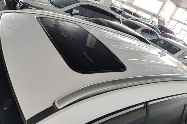 Used CHANGAN CS75 2017 Shangkui Edition 1.5T Manual Fengxiang Model Roof