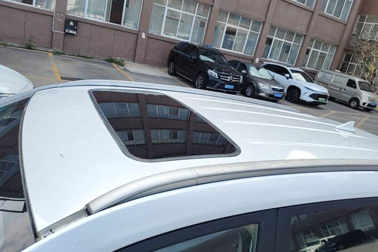 Used CHANGAN CS75 2017 Shangkui Edition 1.5T Manual Fengxiang Model Roof