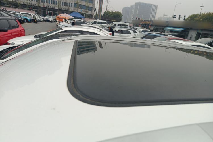 Used CHANGAN CS75 2017 Shangkui Edition 1.5T Automatic Fengxiang Model Roof