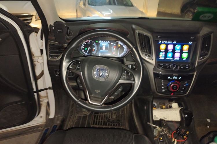 Used CHANGAN CS75 2017 Shangkui Edition 1.5T Manual Fengxiang Model Steering Wheel