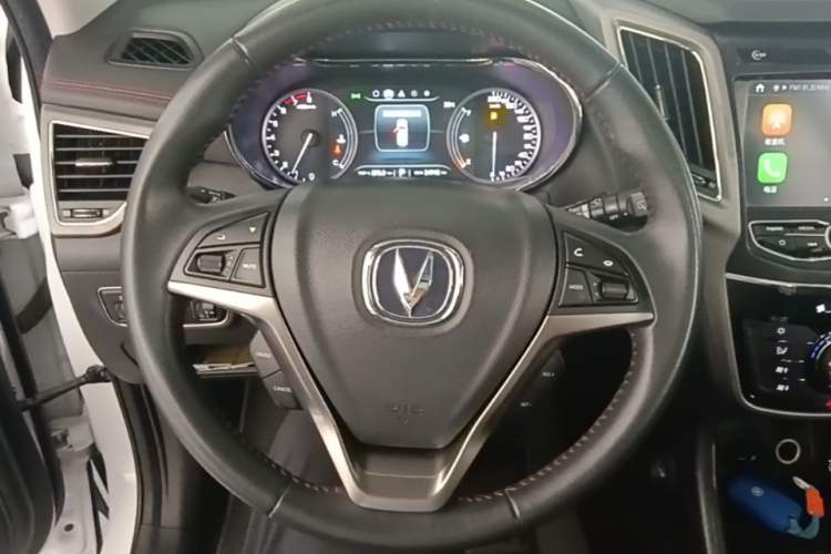 Used CHANGAN CS75 2017 Shangkui Edition 1.5T Automatic Fengxiang Model Steering Wheel