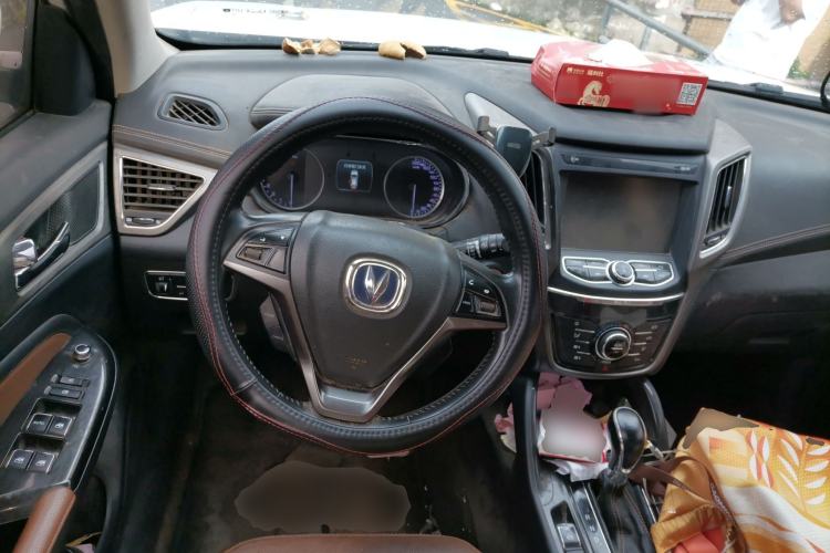 Used CHANGAN CS75 2017 Shangkui Edition 1.5T Automatic Fengxiang Model Steering Wheel