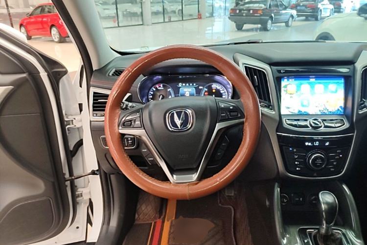 Used CHANGAN CS75 2017 Shangkui Edition 1.5T Automatic Fengxiang Model Steering Wheel