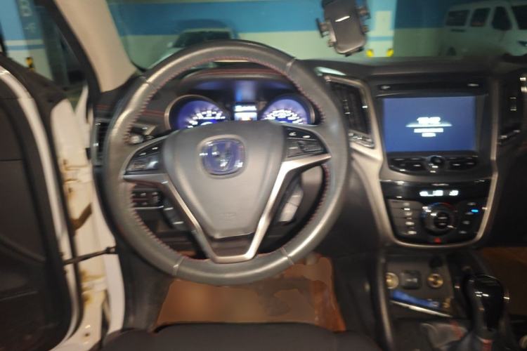 Used CHANGAN CS75 2017 Shangkui Edition 1.5T Manual Fengxiang Model Steering Wheel