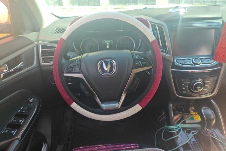 Used CHANGAN CS75 2017 Shangkui Edition 1.5T Automatic Fengxiang Model Steering Wheel