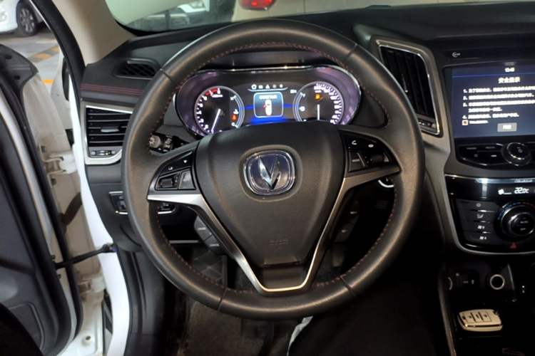 Used CHANGAN CS75 2017 Shangkui Edition 1.8T Automatic All-Wheel-Drive Luxury Model Steering Wheel