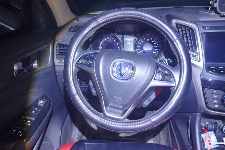 Used CHANGAN CS75 2017 Shangku Edition 1.5T Manual ZhiXiang Model Steering Wheel