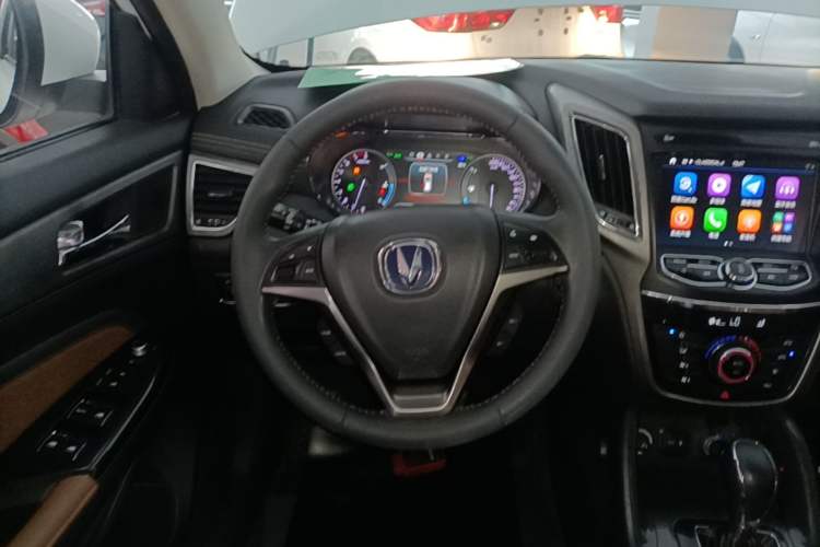Used CHANGAN CS75 2017 Shangkui Edition 1.8T Automatic All-Wheel-Drive Elite Model Steering Wheel