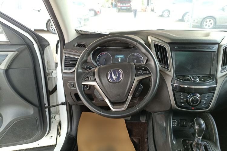 Used CHANGAN CS75 2017 Shangkui Edition 1.5T Automatic Fengxiang Model Steering Wheel