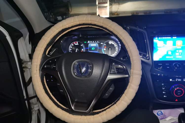 Used CHANGAN CS75 2017 Shangkui Edition 1.5T Automatic Fengxiang Model Steering Wheel