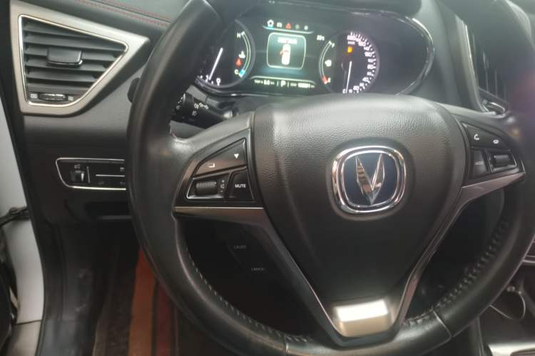 Used CHANGAN CS75 2017 Shangkui Edition 1.5T Automatic Fengxiang Model Steering Wheel