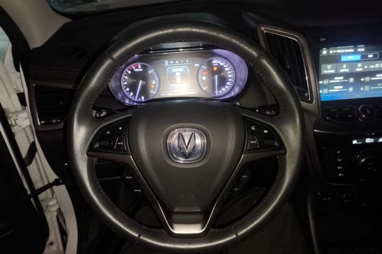 Used CHANGAN CS75 2017 Shangkui Edition 1.5T Manual Fengxiang Model Steering Wheel