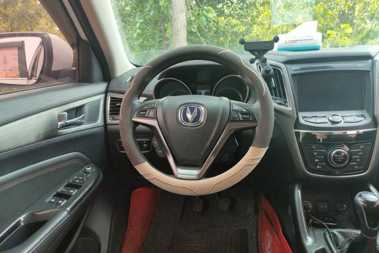 Used CHANGAN CS75 2017 Shangkui Edition 1.5T Manual Fengxiang Model Steering Wheel