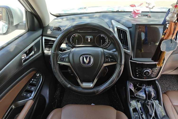 Used CHANGAN CS75 2017 Shangkui Edition 1.5T Automatic Sharp Model Steering Wheel