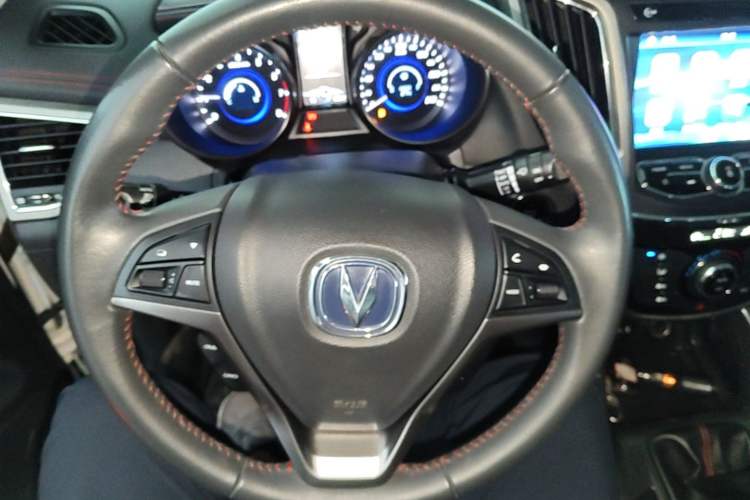 Used CHANGAN CS75 2017 Shangkui Edition 1.5T Manual Fengxiang Model Steering Wheel