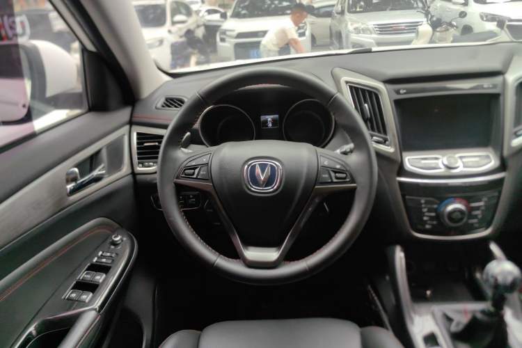 Used CHANGAN CS75 2017 Shangku Edition 1.5T Manual ZhiXiang Model Steering Wheel