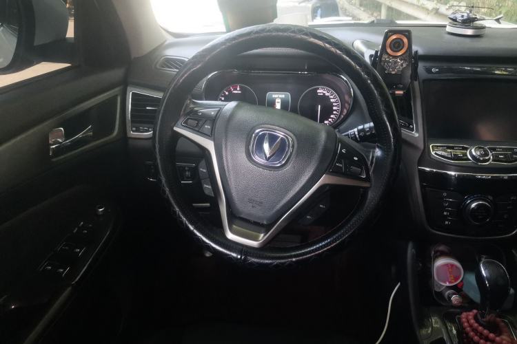 Used CHANGAN CS75 2017 Shangkui Edition 1.5T Automatic Fengxiang Model Steering Wheel