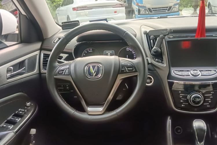 Used CHANGAN CS75 2017 Shangkui Edition 1.5T Automatic Fengxiang Model Steering Wheel